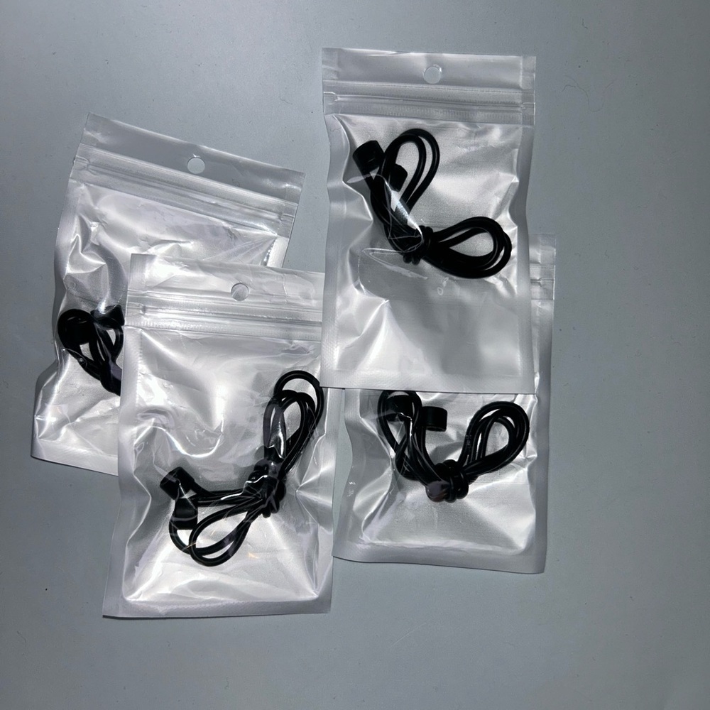 New silicone anti-loss AirPod strap - Picture 2 of 2